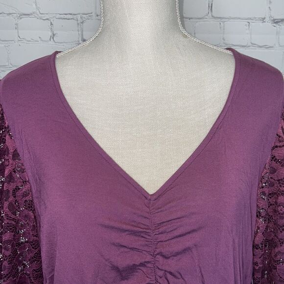 NWT Torrid Plum Lace Sleeve Blouse - Picture 4 of 8